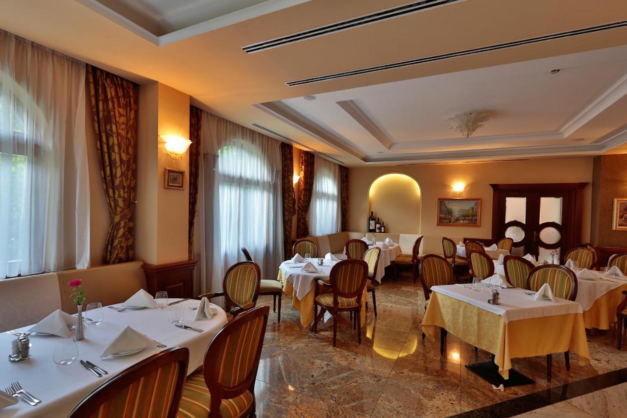 Hotel Gottwald Tata Esterno foto