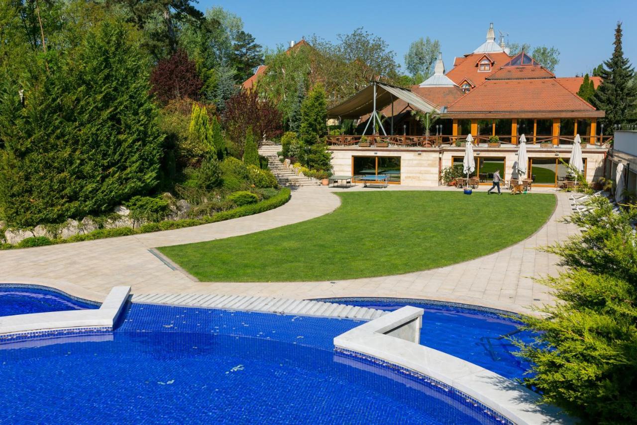 Hotel Gottwald Tata Esterno foto